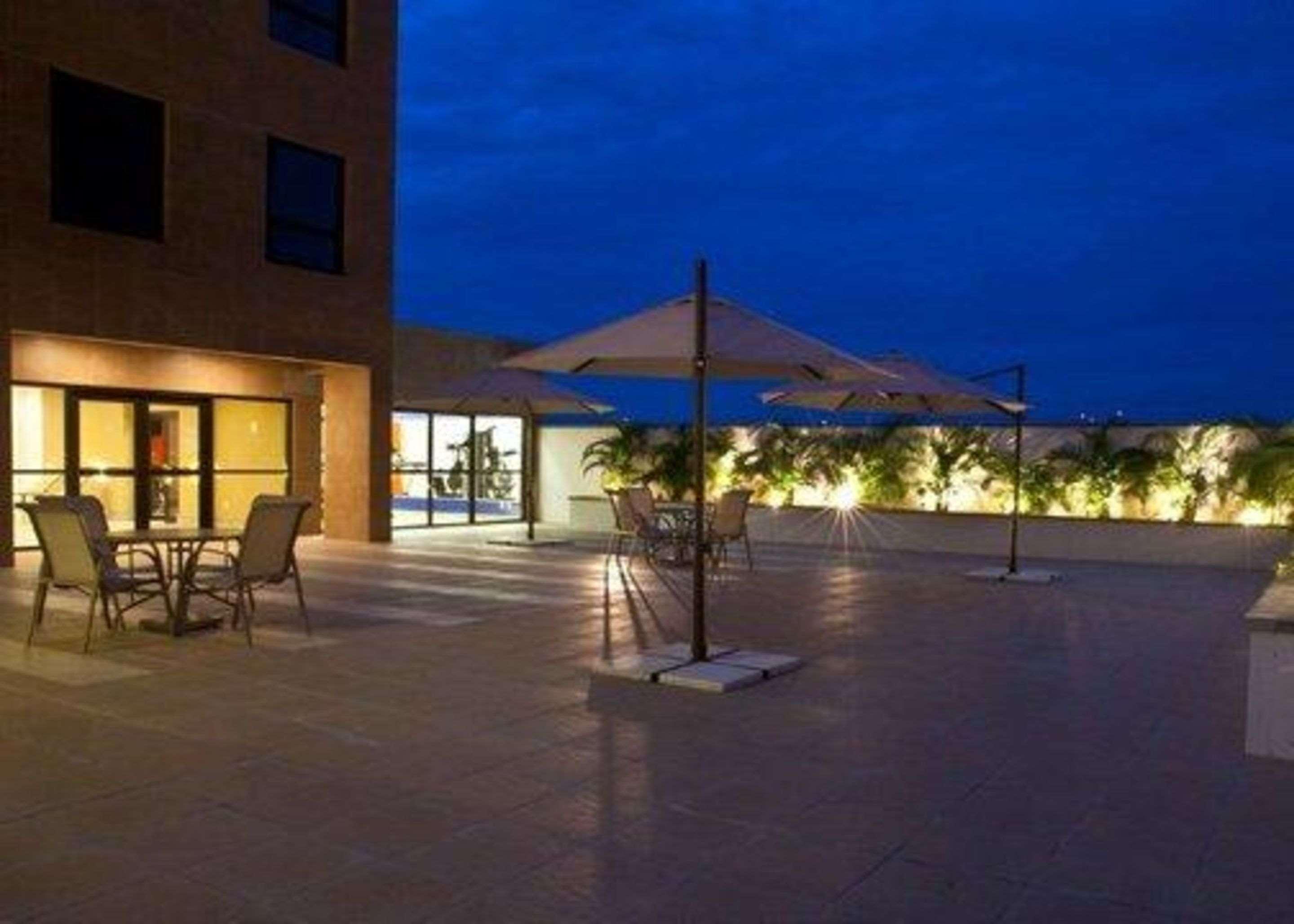 Quality Hotel Manaus Exterior foto