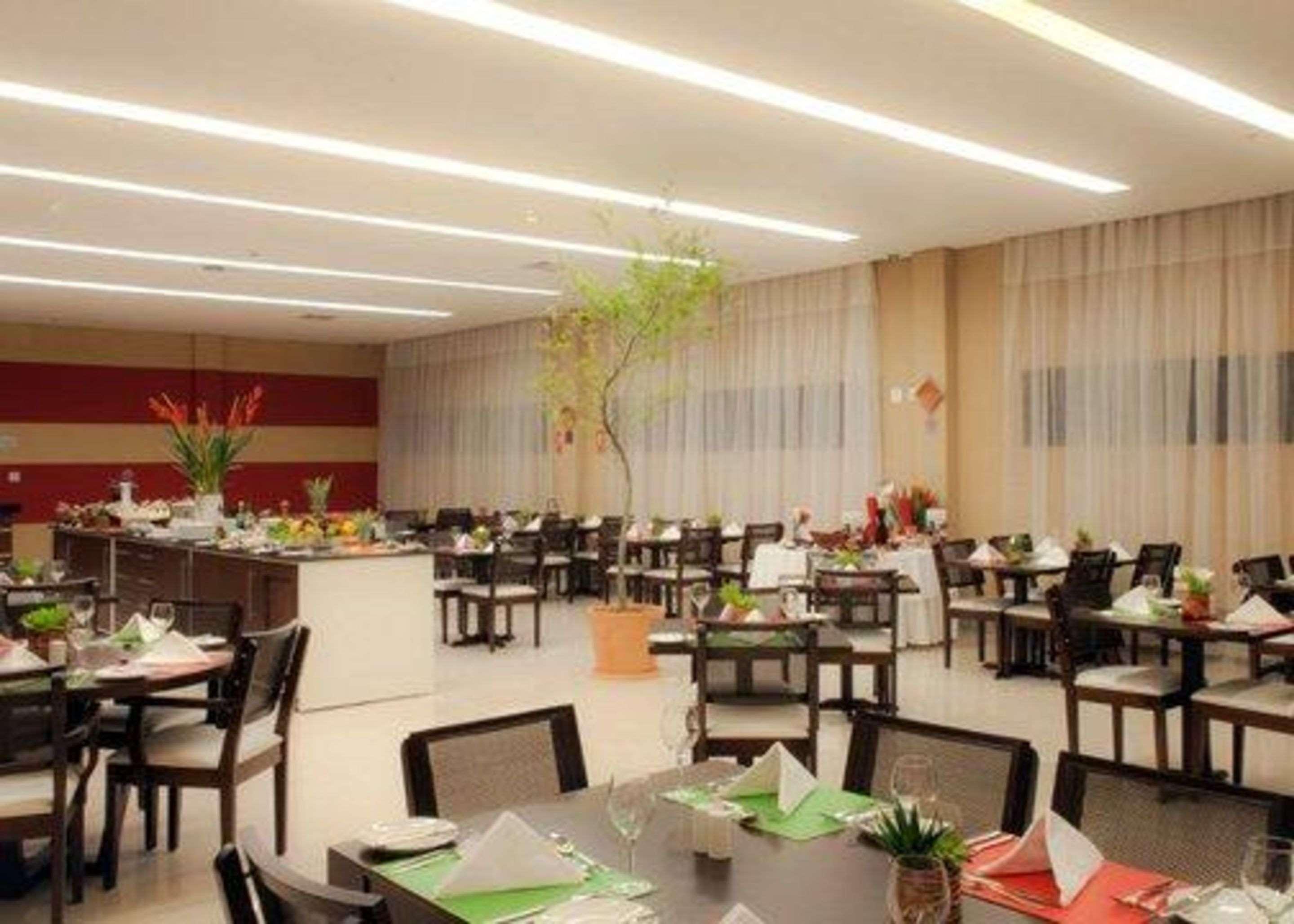 Quality Hotel Manaus Exterior foto